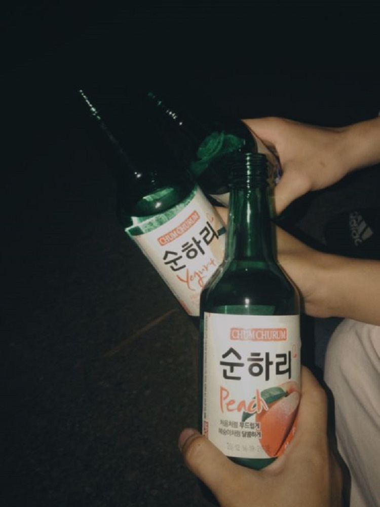 Ảnh rượu bia tự chụp soju cùng bạn bè