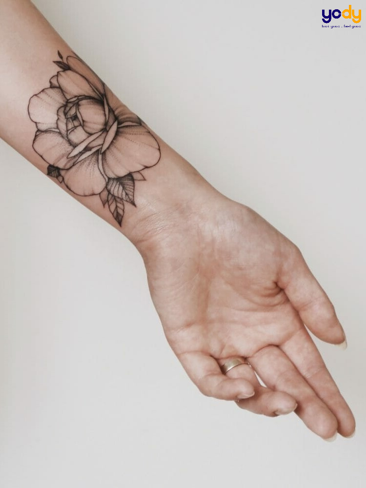 Tattoo cánh tay nữ tính mà vô cùng cuốn hút