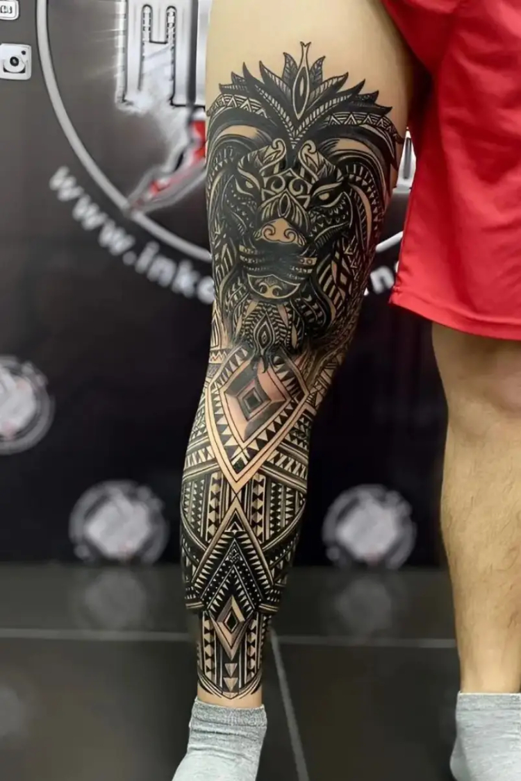 Tattoo Maori full chân phong cách sư tử