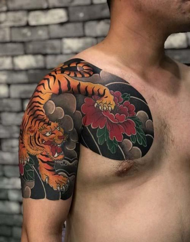 Tattoo hổ xuống núi phong cách Nhật cổ