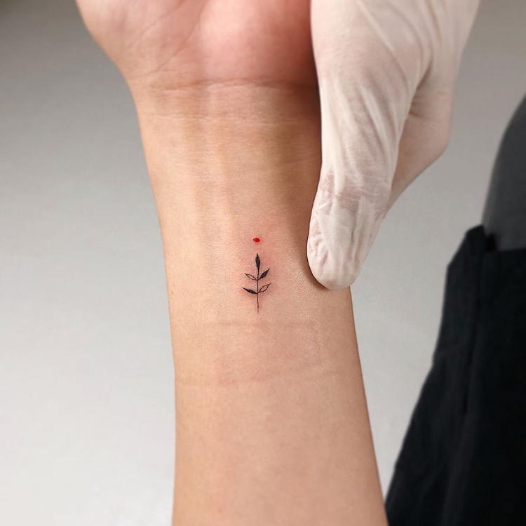 Tattoo hình cành cây đơn giản