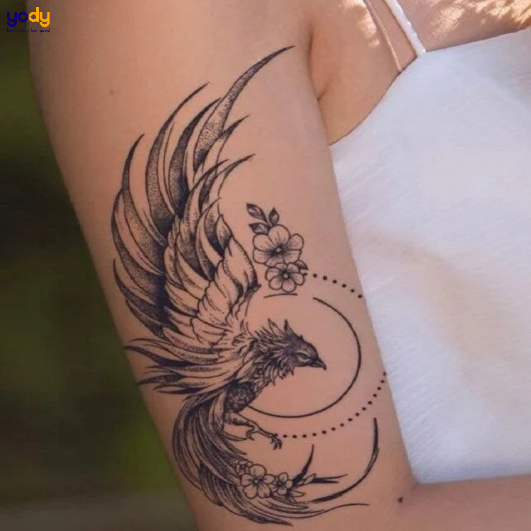 Tattoo phượng hoàng ở bắp tay