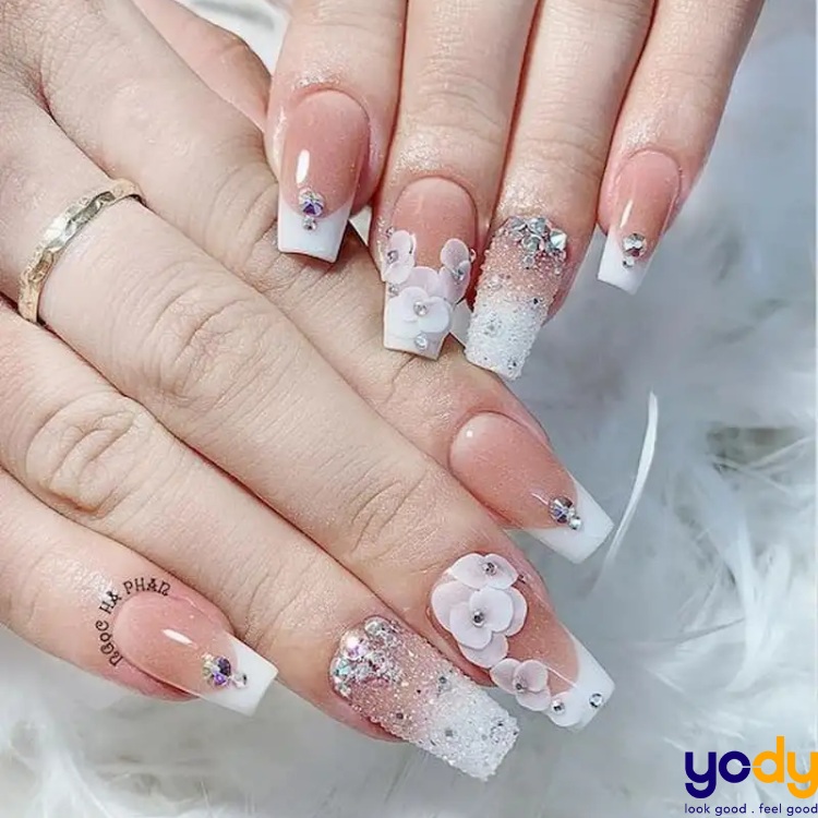 Nail ombre trắng sữa