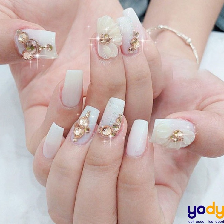 mẫu nail trắng sữa