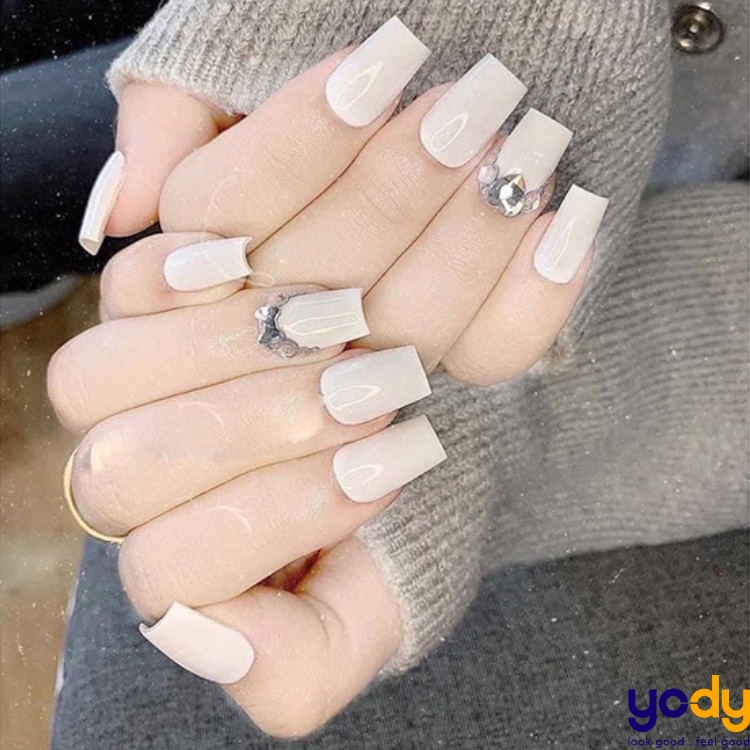 mẫu nail trắng sữa