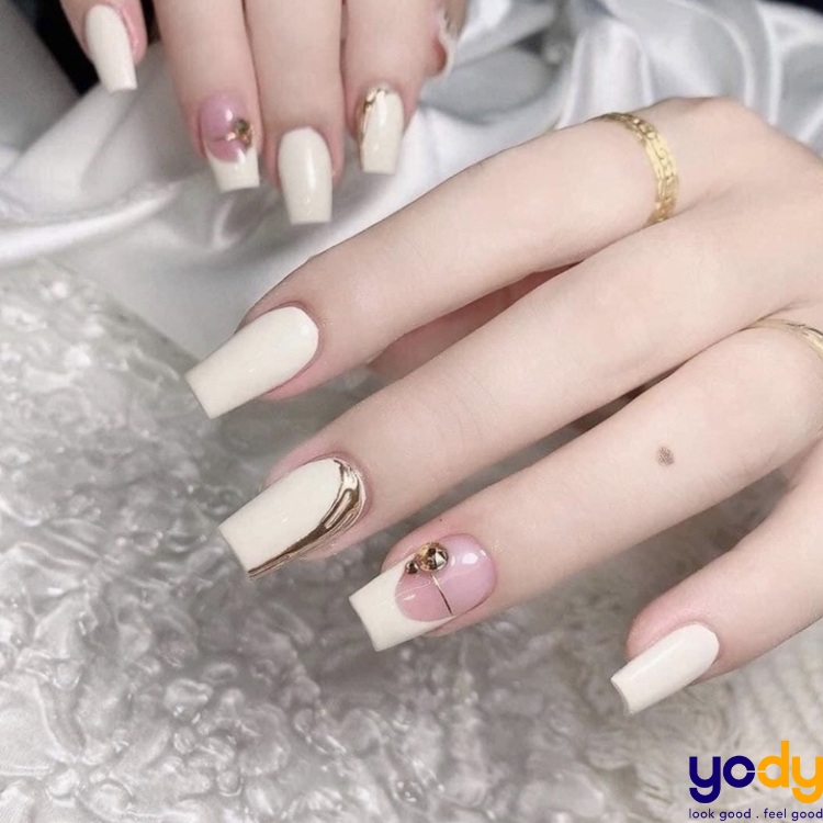 Nail màu trắng sữa