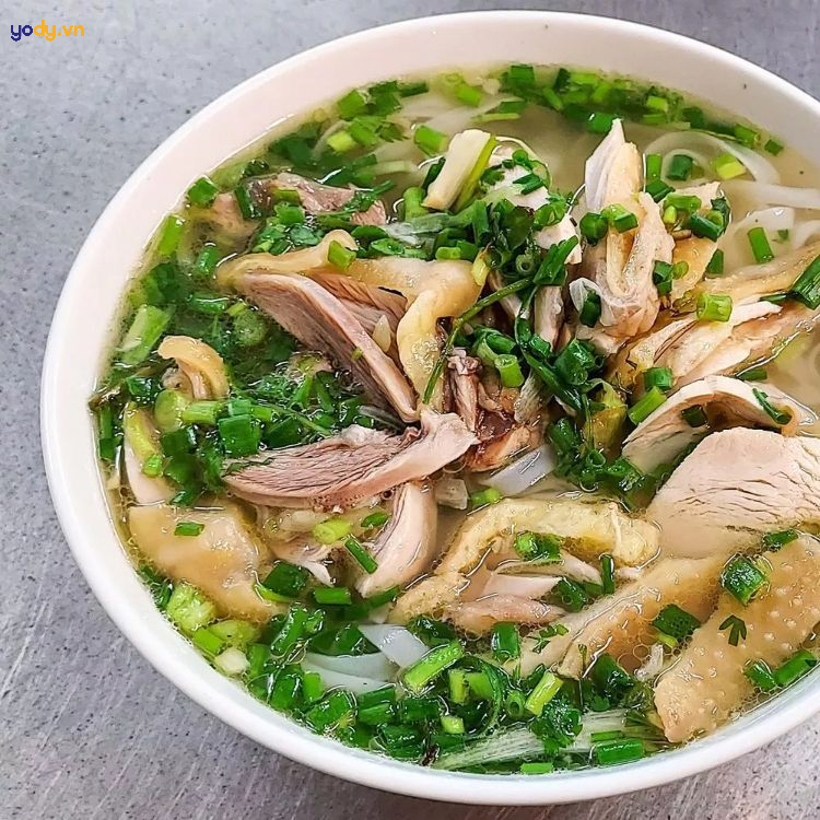 Những món ăn sáng ngon, nổi tiếng - Phở gà