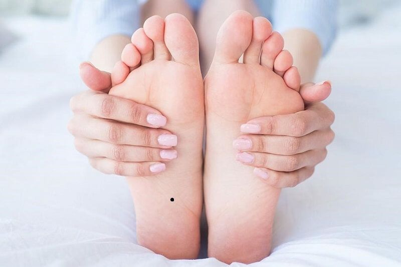 nốt ruồi ở lòng bàn chân