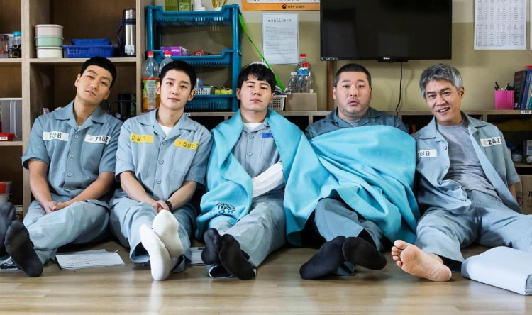 Phim của Jung Hae In hài hước: Đời sống ngục tù – Prison Playbook