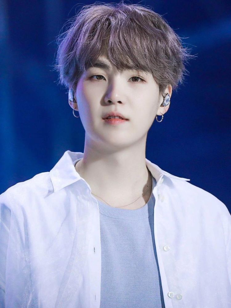 Suga - Min Yoongi (민윤기)