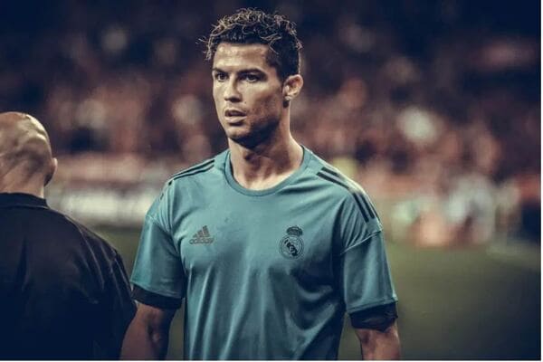 kiểu tóc Ronaldo đẹp