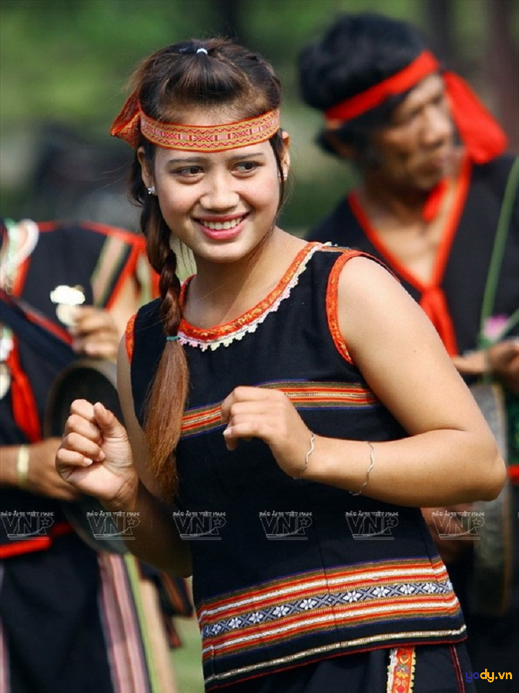 Trang phục truyền thống của dân tộc Ba Na