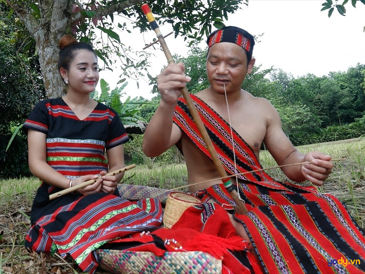 Trang phục truyền thống của người Tà Ôi