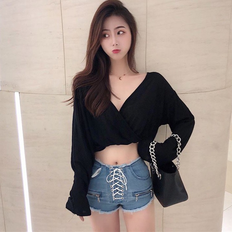 Croptop cổ V