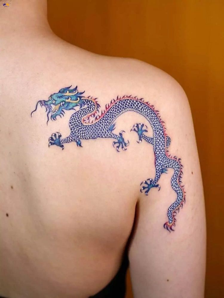 Hình xăm con rồng sau lưng