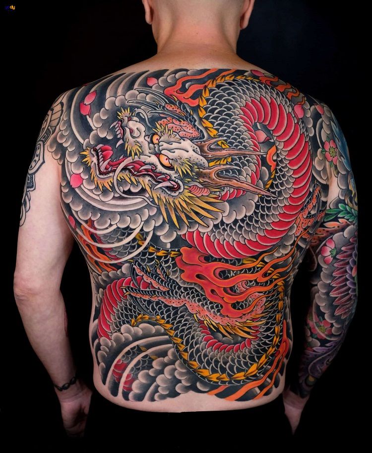 Hình xăm con rồng kín lưng