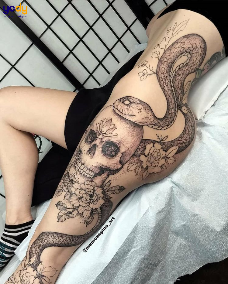 Tattoo đầu lâu và rắn full chân