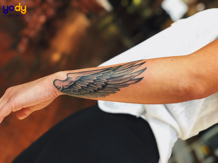 Tattoo cánh thiên thần ở tay