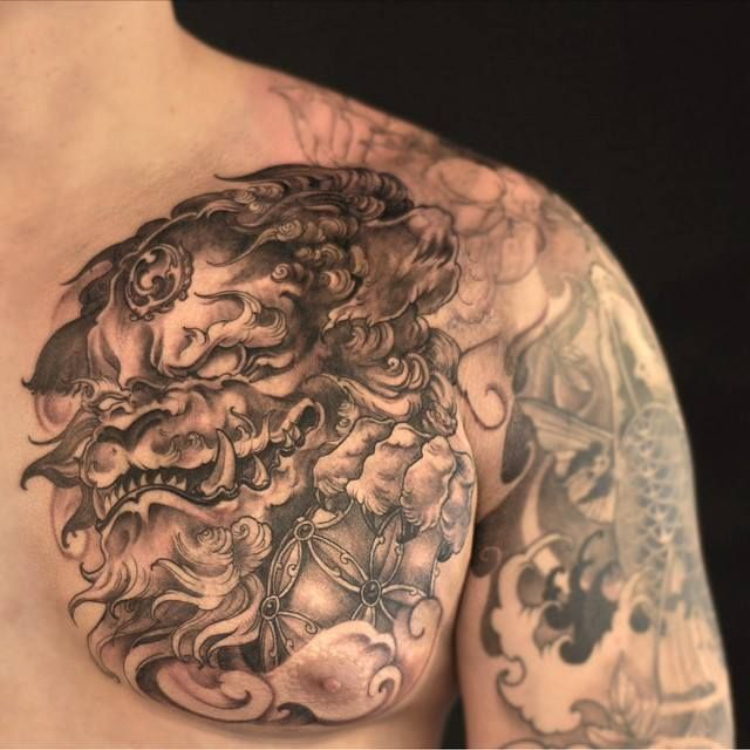 Tatttoo kỳ lân ở ngực đáng sợ