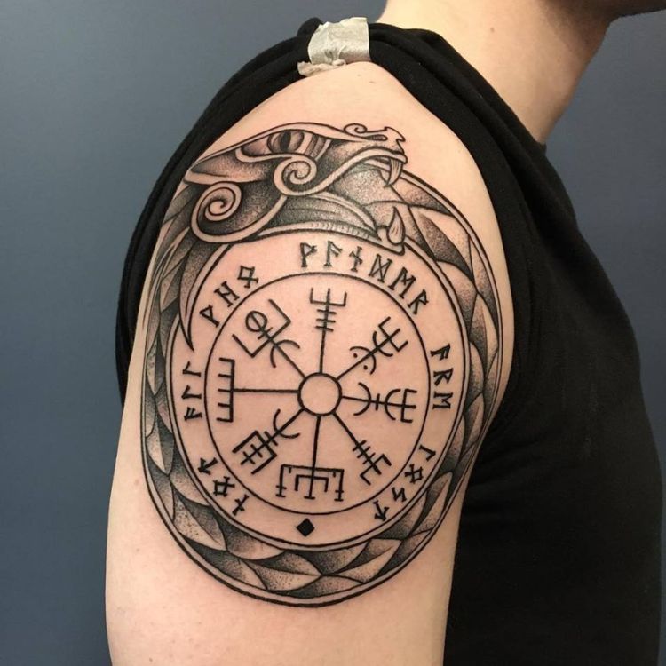 Hình xăm la bàn vegvisir 