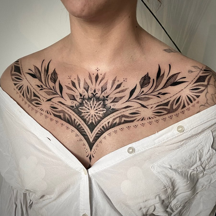 Tattoo full ngược nghệ thuật