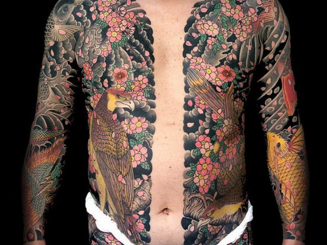 Hình xăm Yakuza kín người