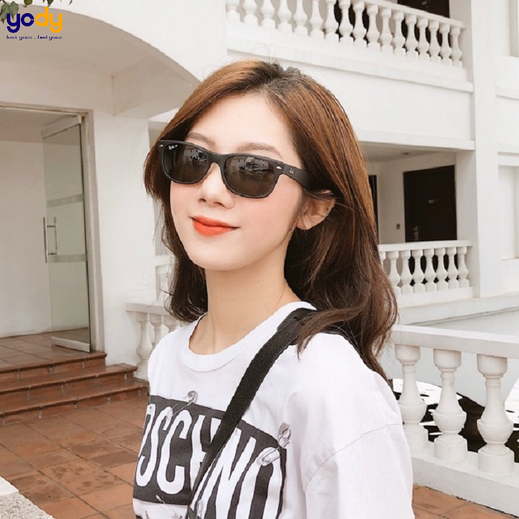 Người mặt tròn phù hợp với kính wayfarer thời trang