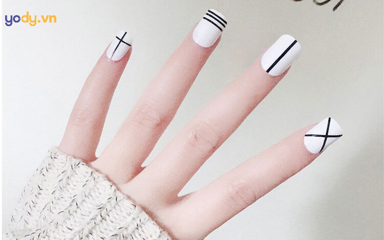 Mẫu nail đơn giản mà vẫn cá tính