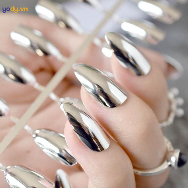 Nail style đơn giản tráng gương