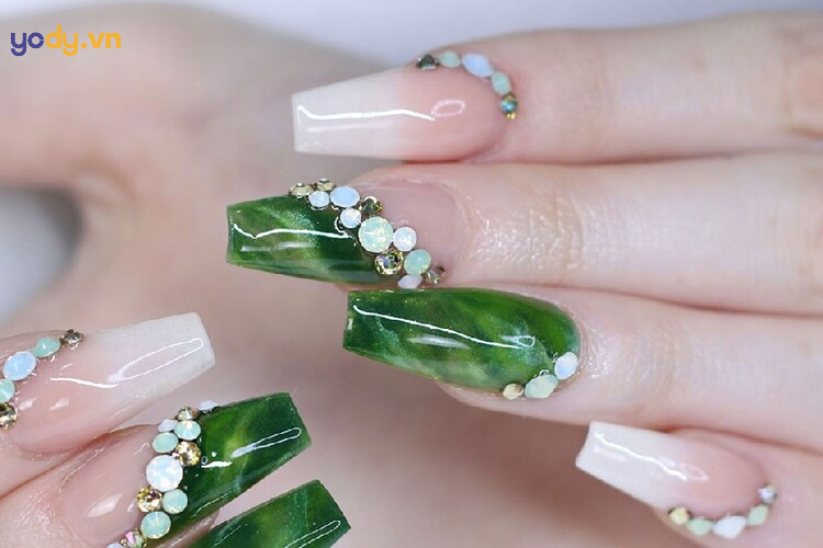 Mẫu nail đơn giản màu xanh ngọc