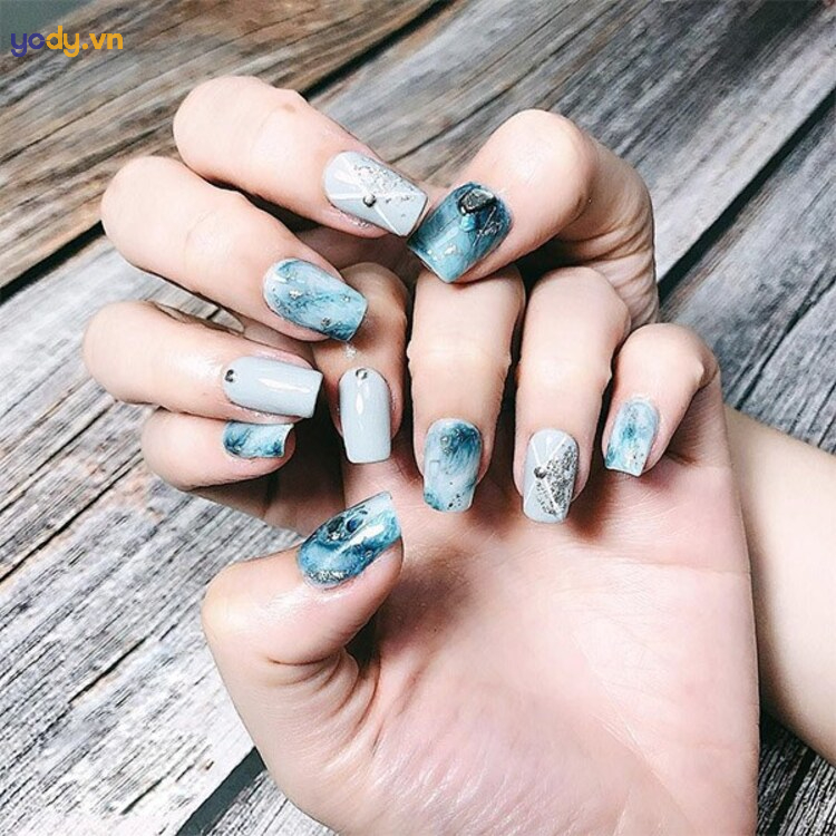 Nail phong cách đơn giản cho mùa hè