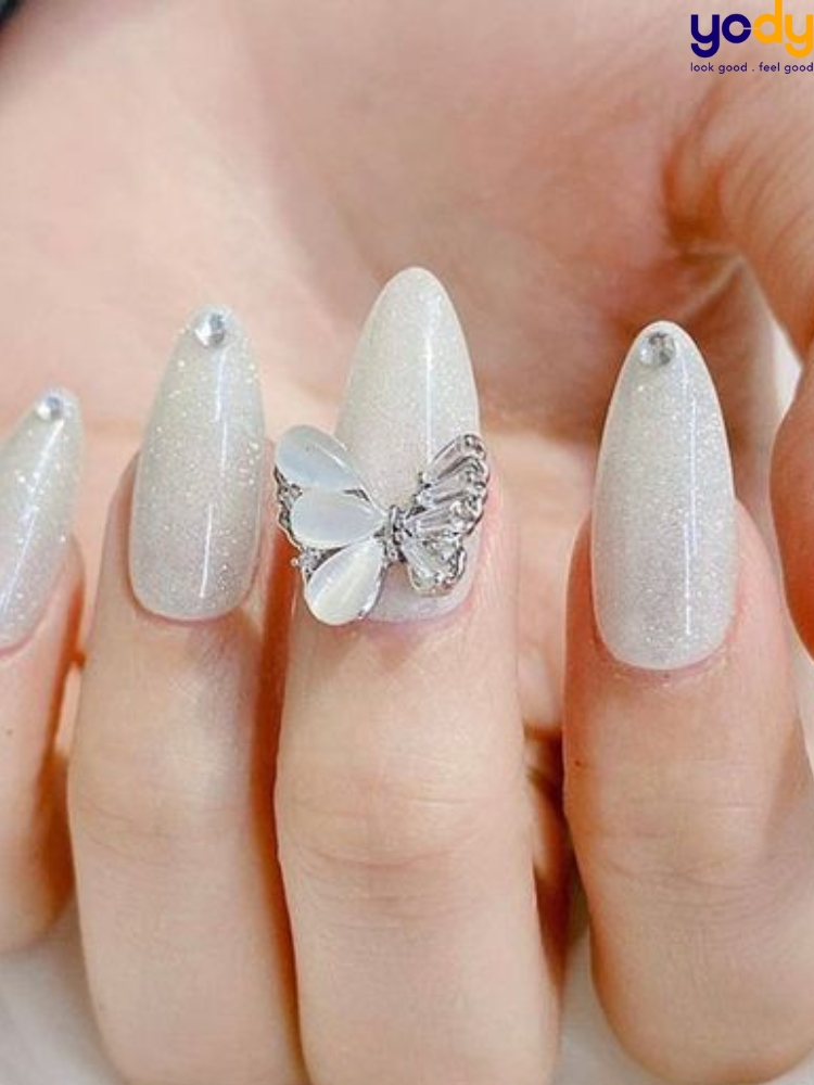 mẫu nail đính đá đẹp