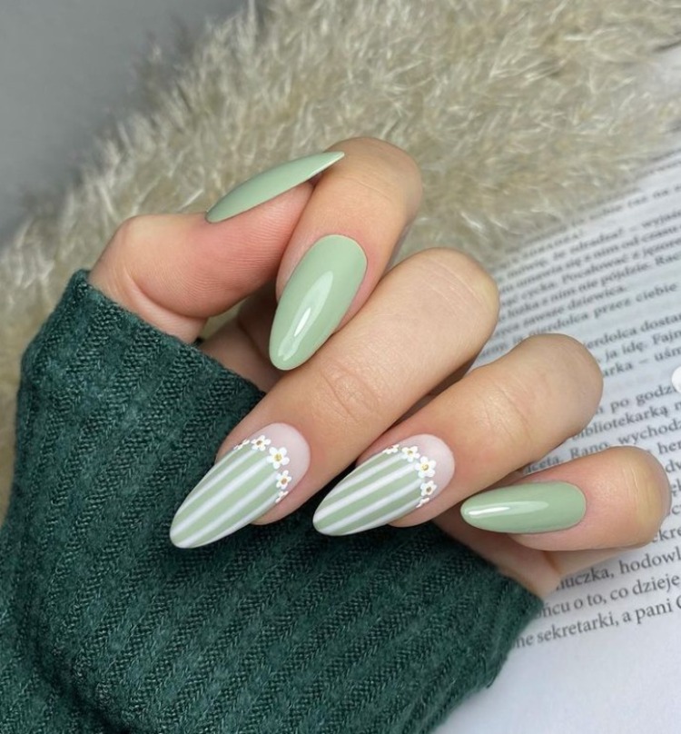 Nail xanh lá đậm