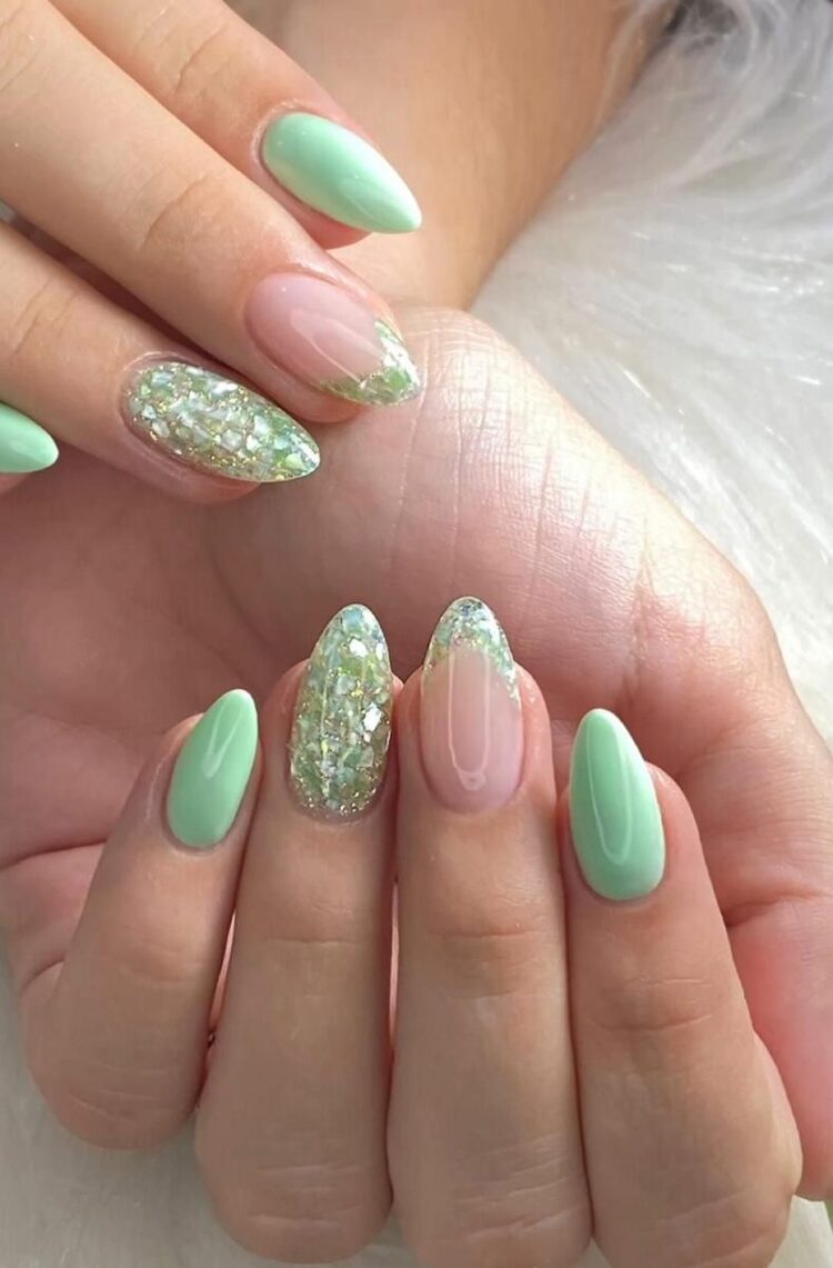 Mẫu nail màu xanh rêu