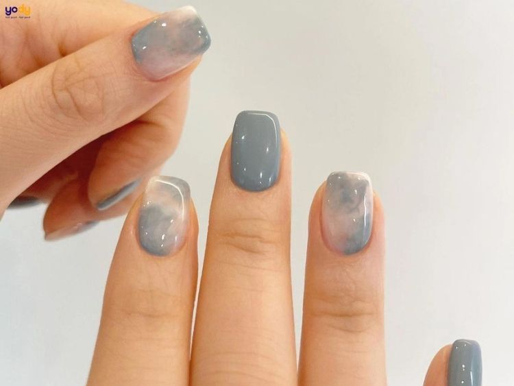 Nail màu xanh dương nhạt mix hoạ tiết vân đá