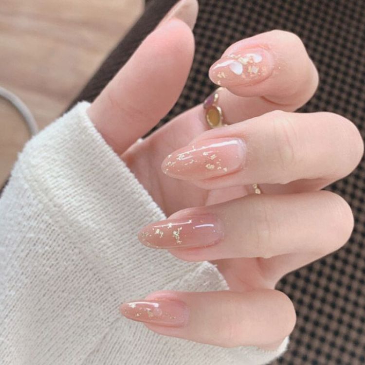 Mẫu nail cô dâu đơn giản