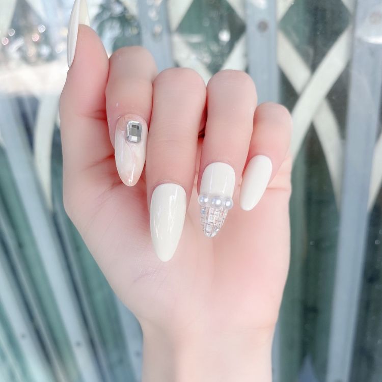 Mẫu nail cô dâu sang chảnh