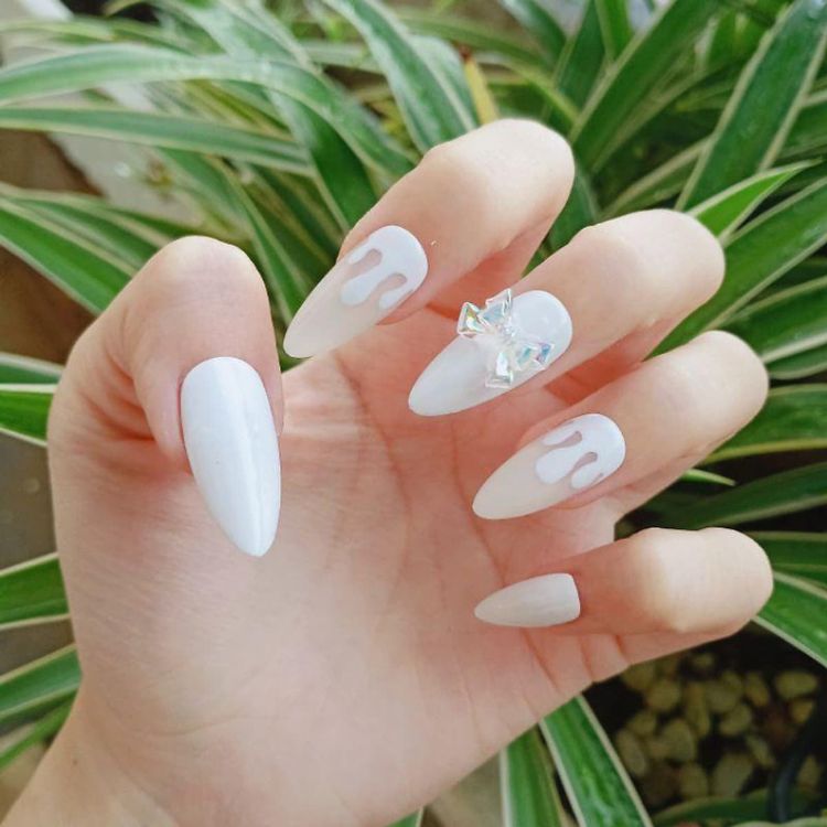 Mẫu nail cô dâu sang chảnh