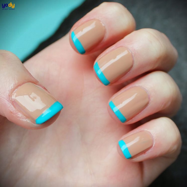 Nail màu xanh ngọc kiểu Pháp