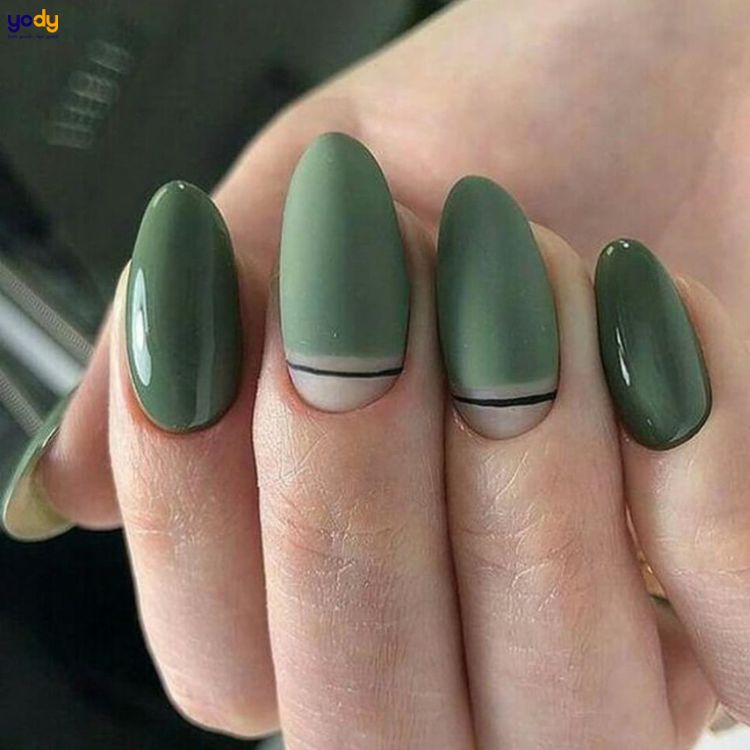 Nail màu xanh ngọc hoạ tiết kẻ 