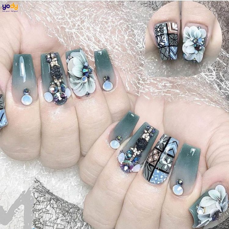 Nail màu xanh ngọc đính đá 