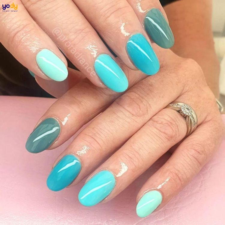 Nail màu xanh ngọc mix màu 