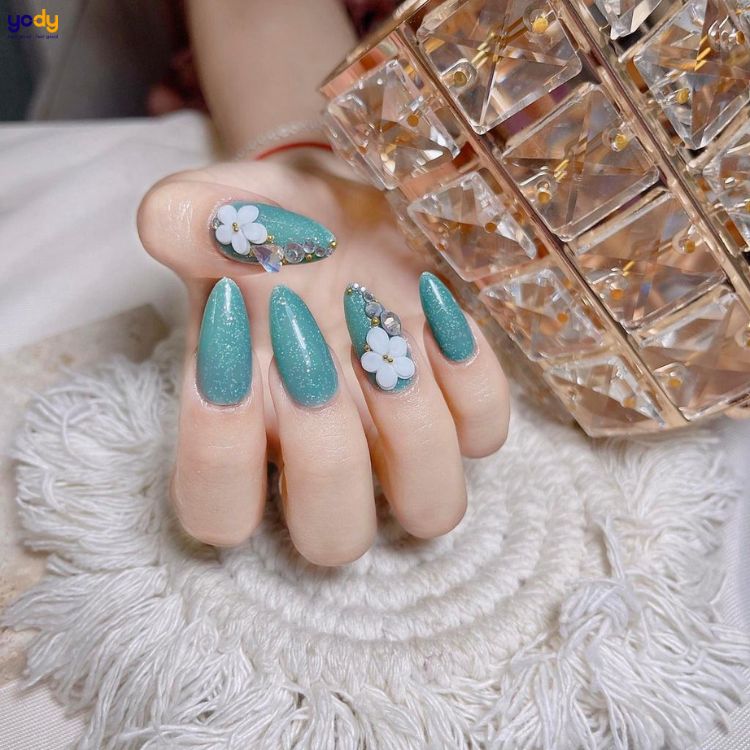 Nail màu xanh ngọc hoạt tiết nơ