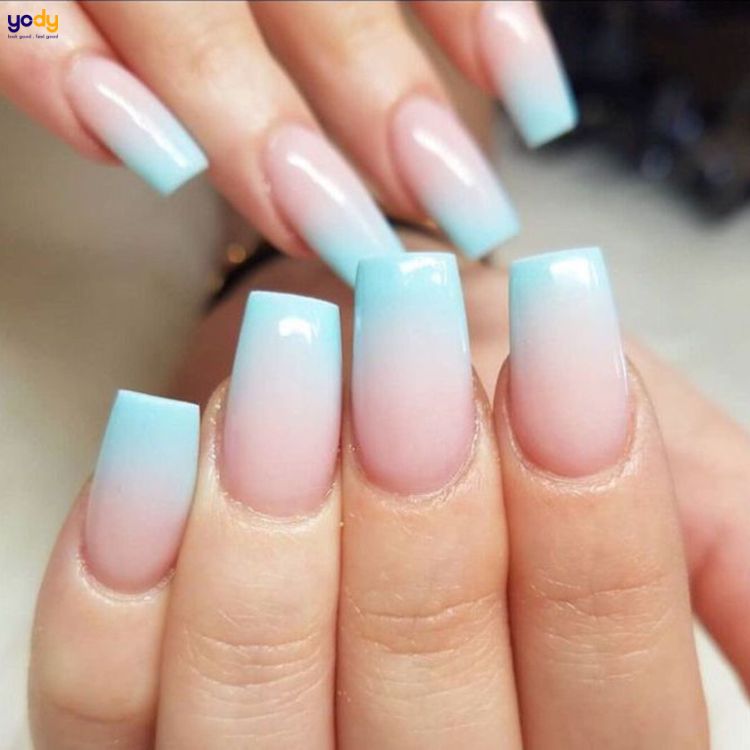 Nail màu xanh ngọc ombre 