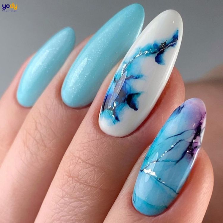 Nail màu xanh ngọc ngẫu hứng