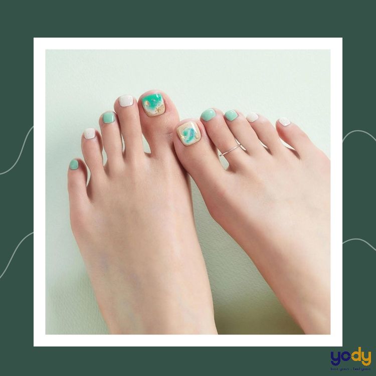 Mẫu nail móng màu xanh rêu Ombre