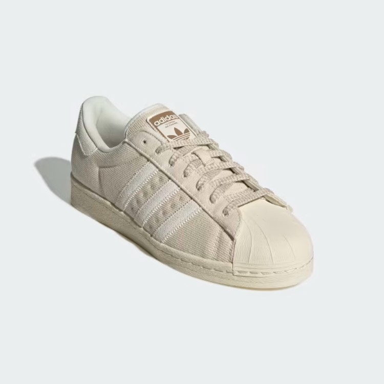 Adidas của nước nào?