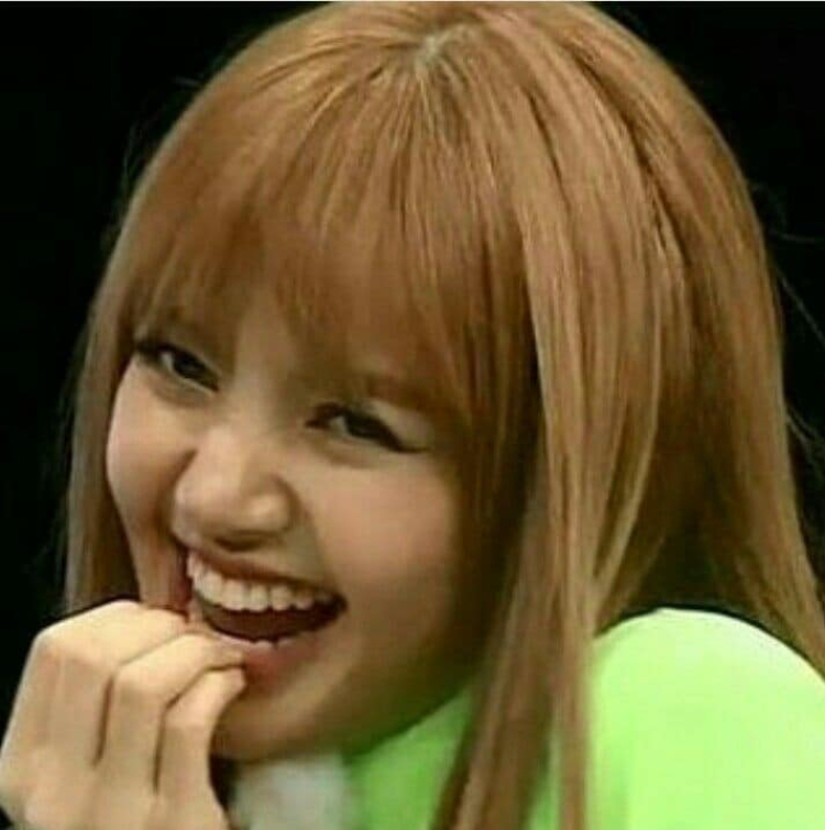 Ảnh troll Blackpink cười ngại ngùng