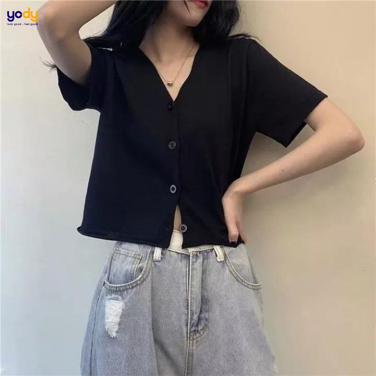 Áo cổ tim croptop phối cúc