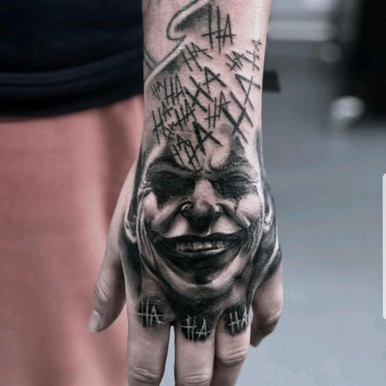 Hình xăm Joker HAHAHA